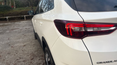 Vauxhall Grandland X 1.6 Turbo D Sport Nav 5dr Auto Diesel Hatchback